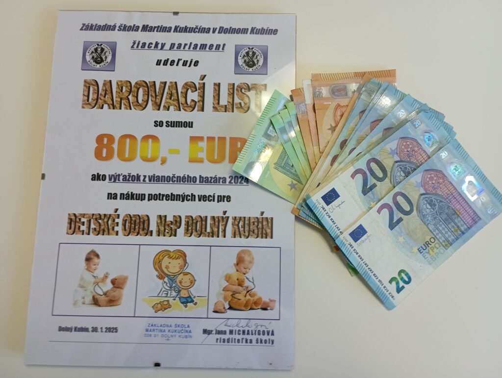 Žiaci z dolnokubínskej ZŠ  M. Kukučína darovali Dolnooravskej nemocnici 800 eur, ktoré zarobili na Vianočnom bazári.